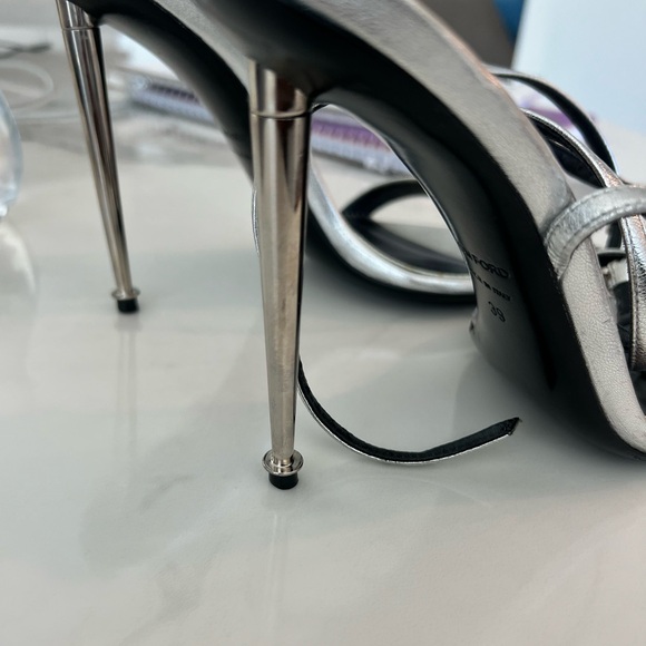 TOM FORD PADLOCK HEELS - Picture 6 of 13